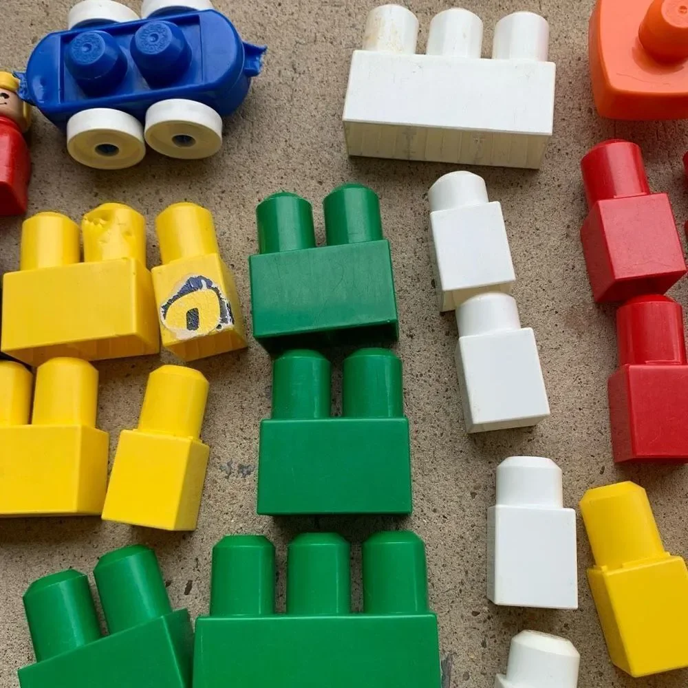 Mega Bloks Puppy Build N Sort Partial Set